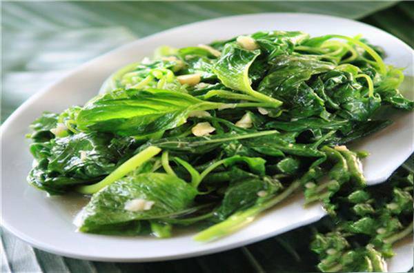 菠菜和什么炒一起好吃