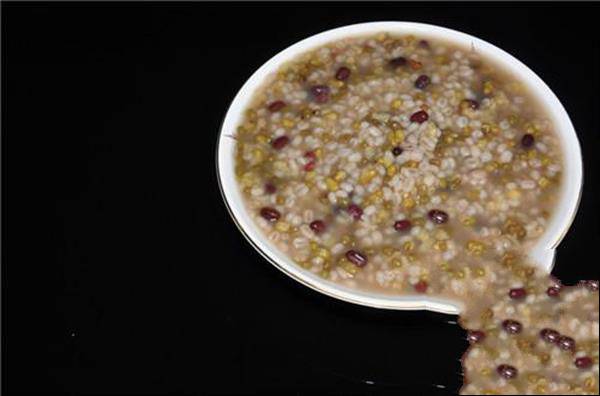 绿豆小米粥的功效与作用