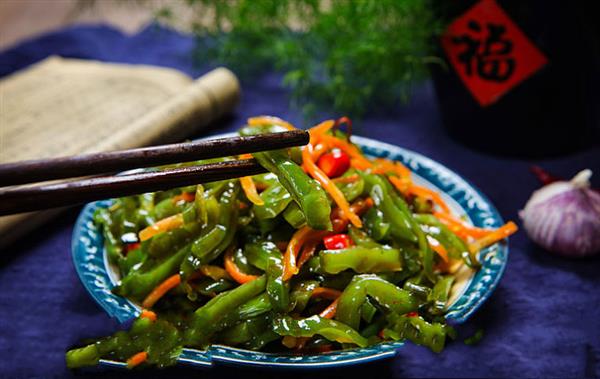 干裙带菜用热水还是冷水泡 干裙带菜要泡多久才可以煮